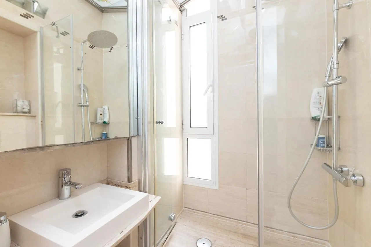 Aparteasy - Modernist Flat In Eixample Center Barselona