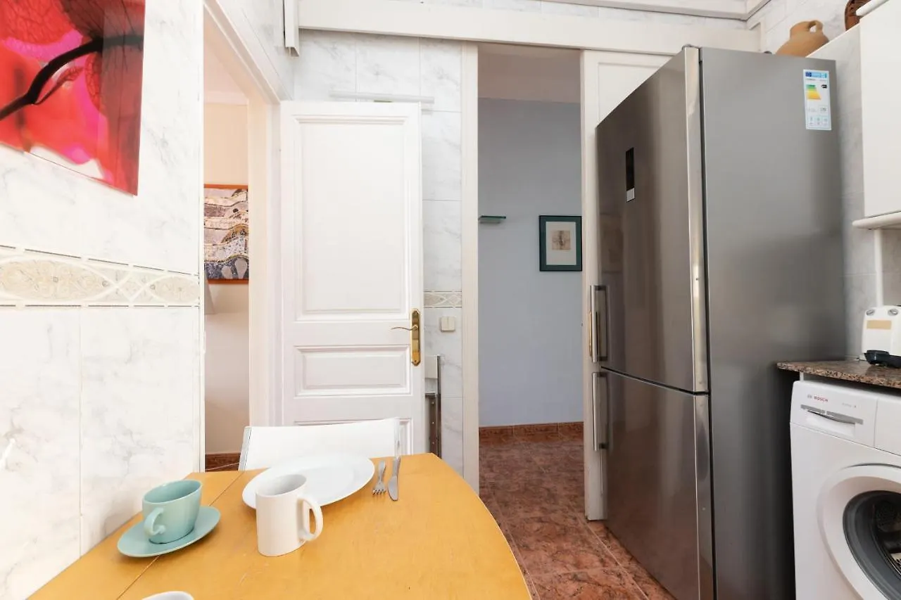 Aparteasy - Modernist Flat In Eixample Center Barselona